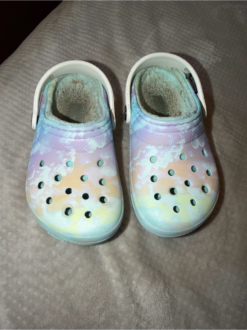 Kids Pastel Tie-Dye Crocs Shoes with Fuzzy Lining Size 10